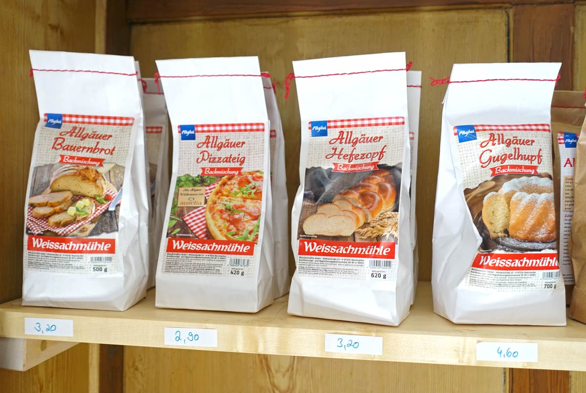 Allgäuer Mehl und Pizzateig von der Weissachmühle